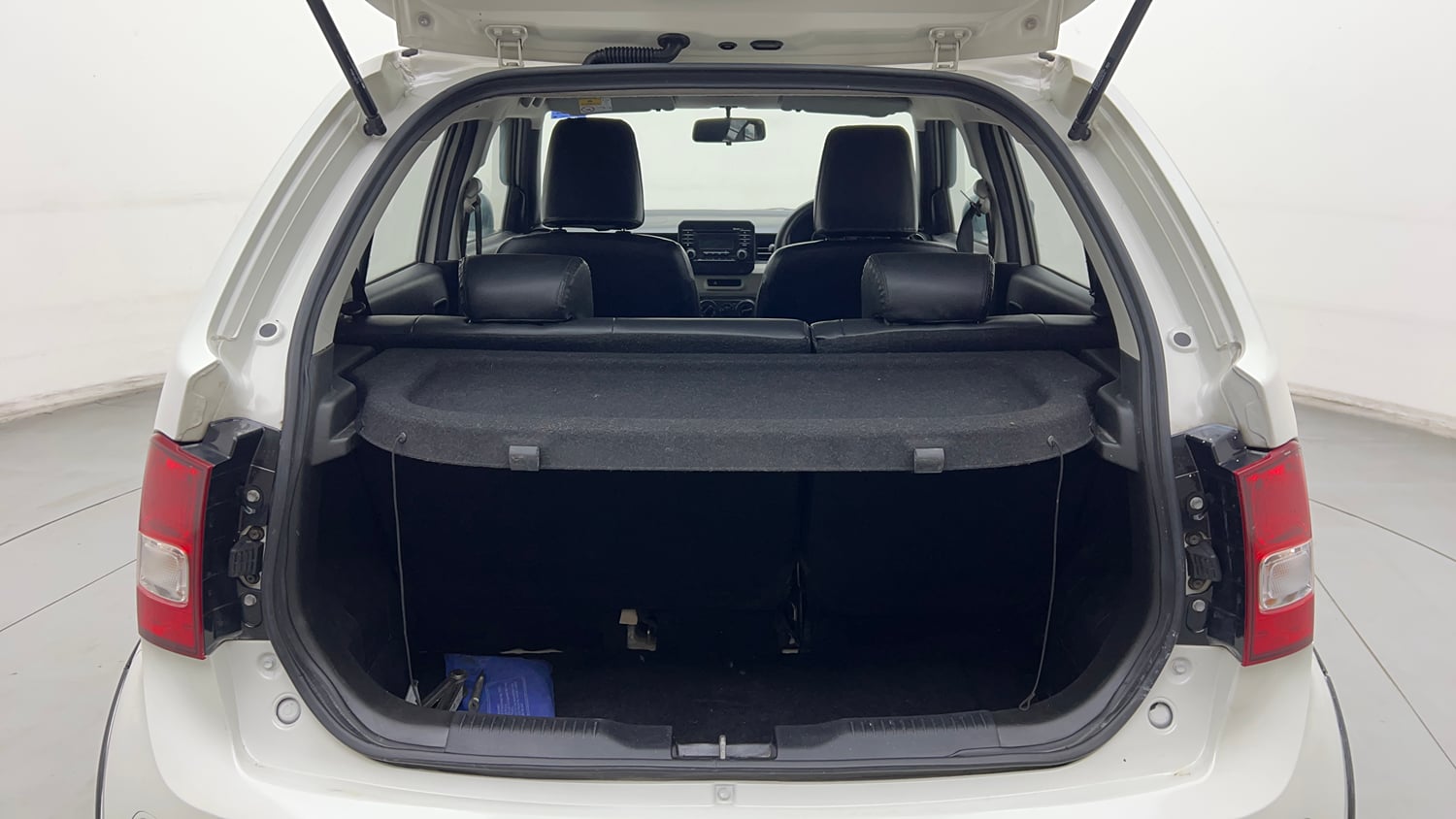 Used 2022 Maruti Suzuki Ignis Delta 1.2 MT Petrol Manual interior DICKY INSIDE VIEW