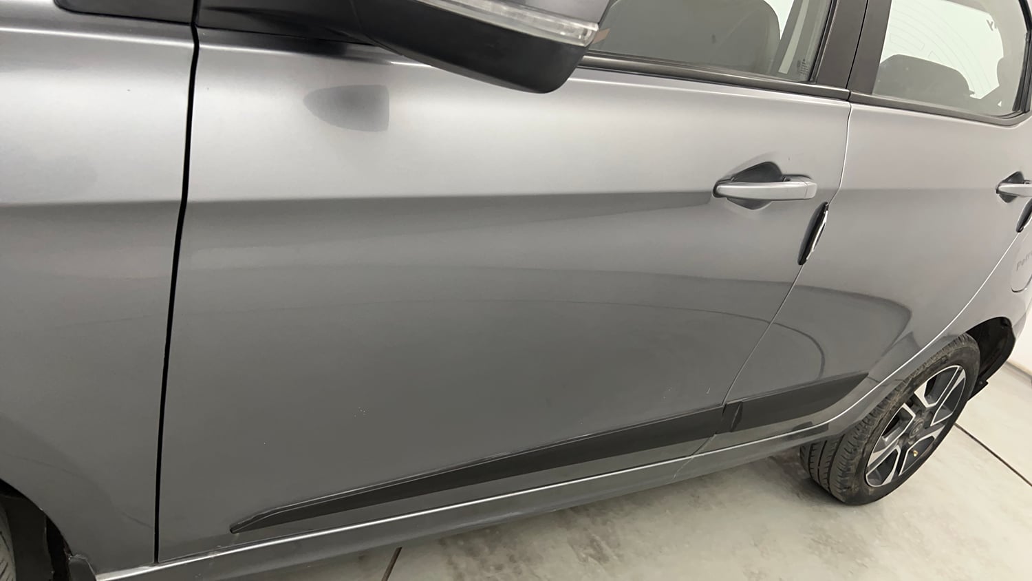 Used 2019 Tata Tiago Revotron XZ Plus Dual Tone Petrol Manual dents MINOR SCRATCH