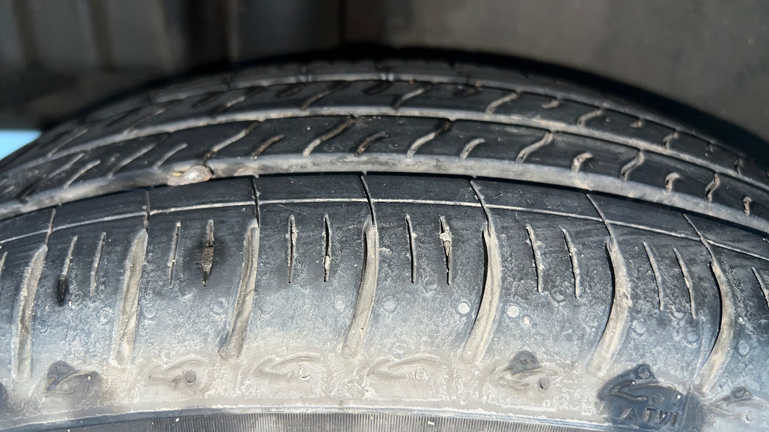 Used 2015 Maruti Suzuki Swift Dzire VXI Petrol Manual tyres RIGHT REAR TYRE TREAD VIEW