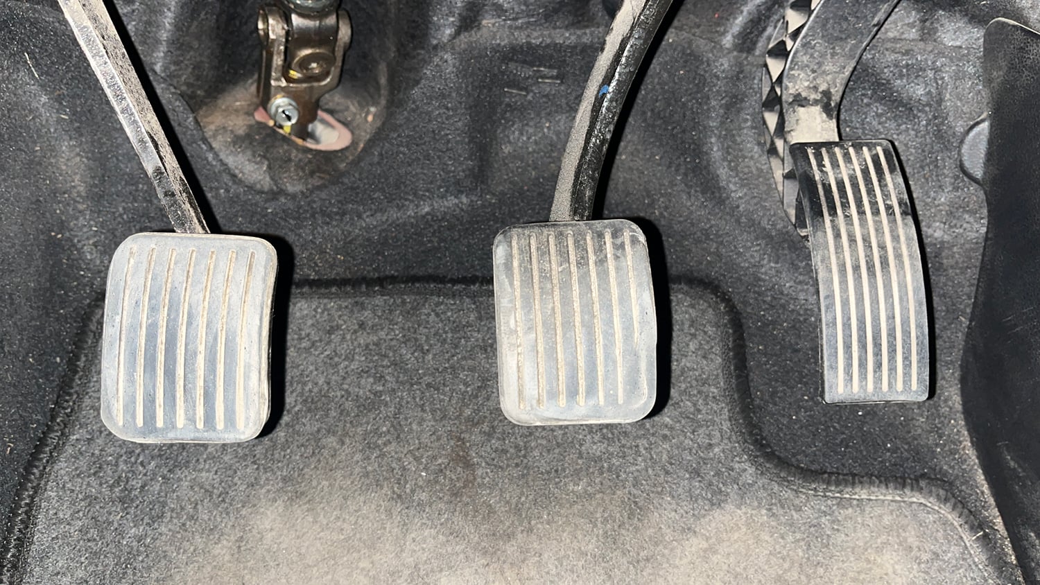 Used 2015 Hyundai Xcent S 1.1 CRDi Diesel Manual interior PEDALS VIEW