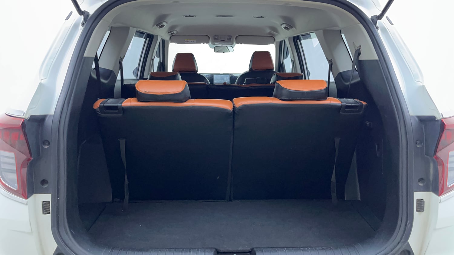 Used 2023 Kia Carens Prestige 1.5 Petrol 7 STR Petrol Manual interior DICKY INSIDE VIEW