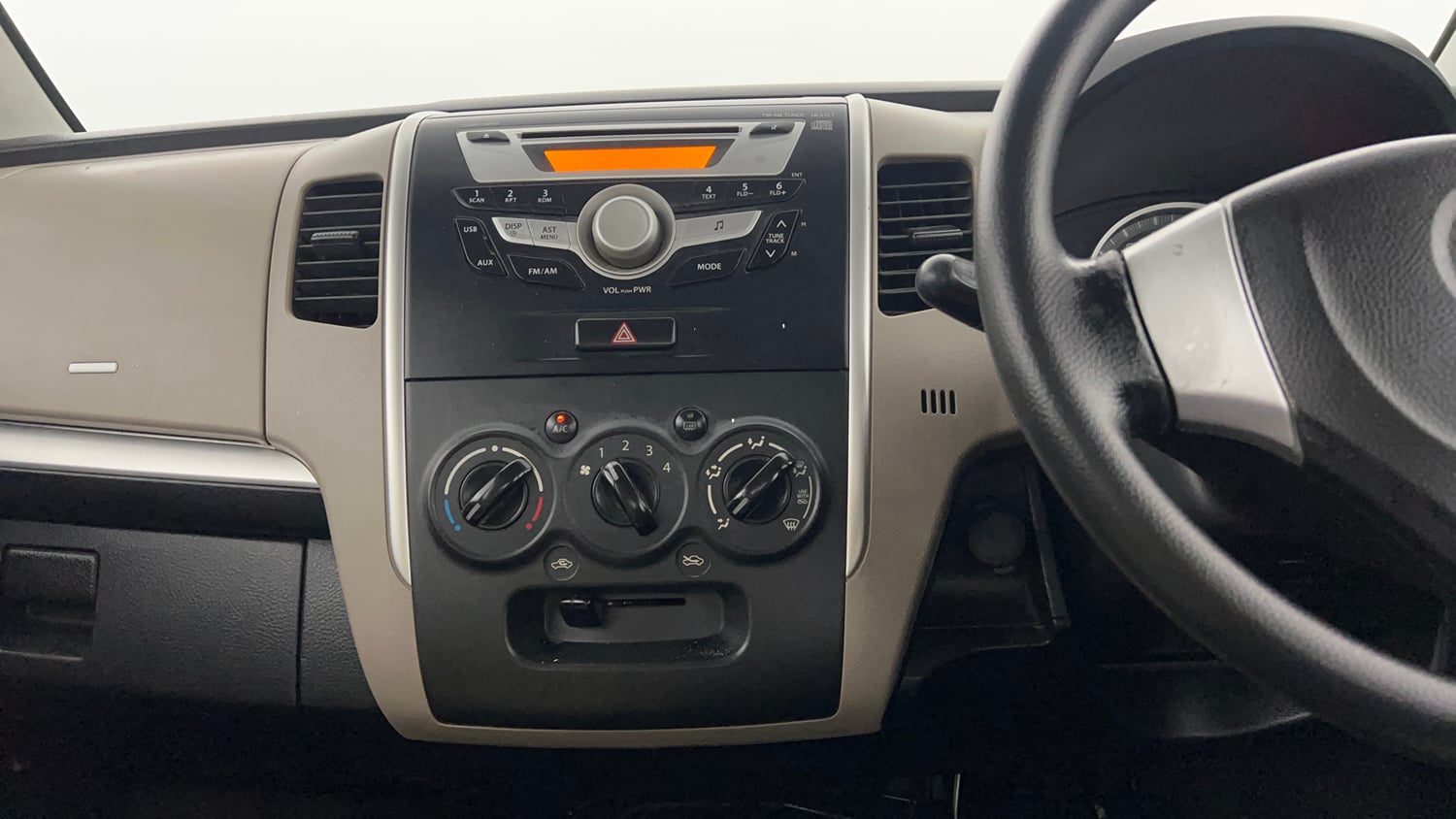 Used 2013 Maruti Suzuki Wagon R VXI Petrol Manual interior MUSIC SYSTEM & AC CONTROL VIEW