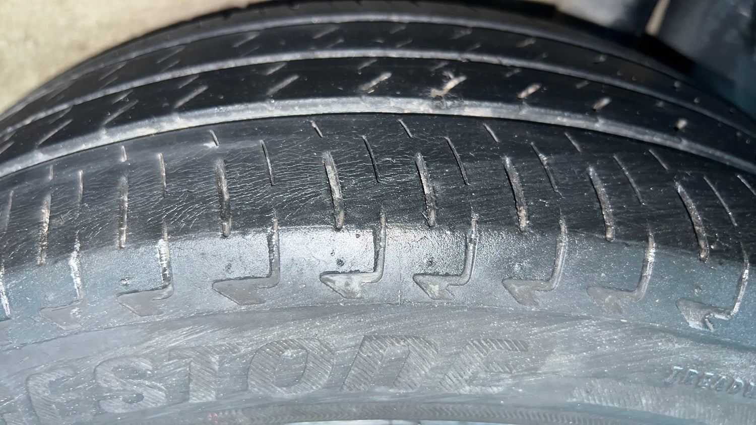 Used 2022 Maruti Suzuki Ignis Delta 1.2 MT Petrol Manual tyres LEFT REAR TYRE TREAD VIEW