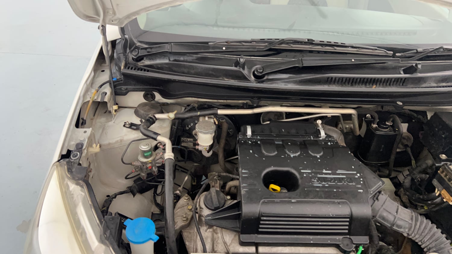 Used 2017 Maruti Suzuki Celerio VXi AMT Petrol Automatic engine ENGINE RIGHT SIDE HINGE & APRON VIEW