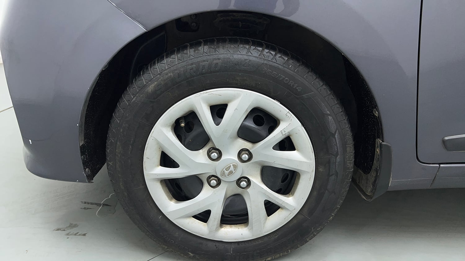 Used 2018 Hyundai Grand i10 Sportz 1.2 Kappa VTVT Petrol Manual tyres LEFT FRONT TYRE RIM VIEW
