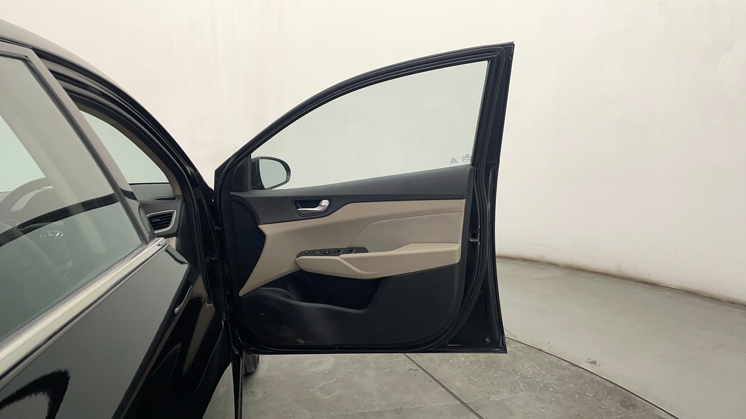 Used 2019 Hyundai Verna SX 1.6 VTVT Petrol Manual interior RIGHT FRONT DOOR OPEN VIEW