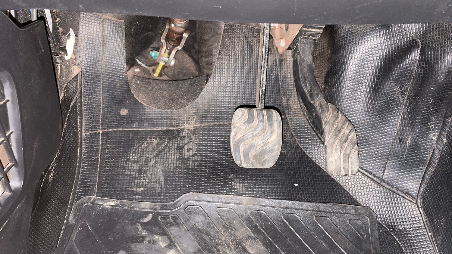 Used 2022 Renault Kwid RXT 1.0 AMT (O) Petrol Automatic interior PEDALS VIEW