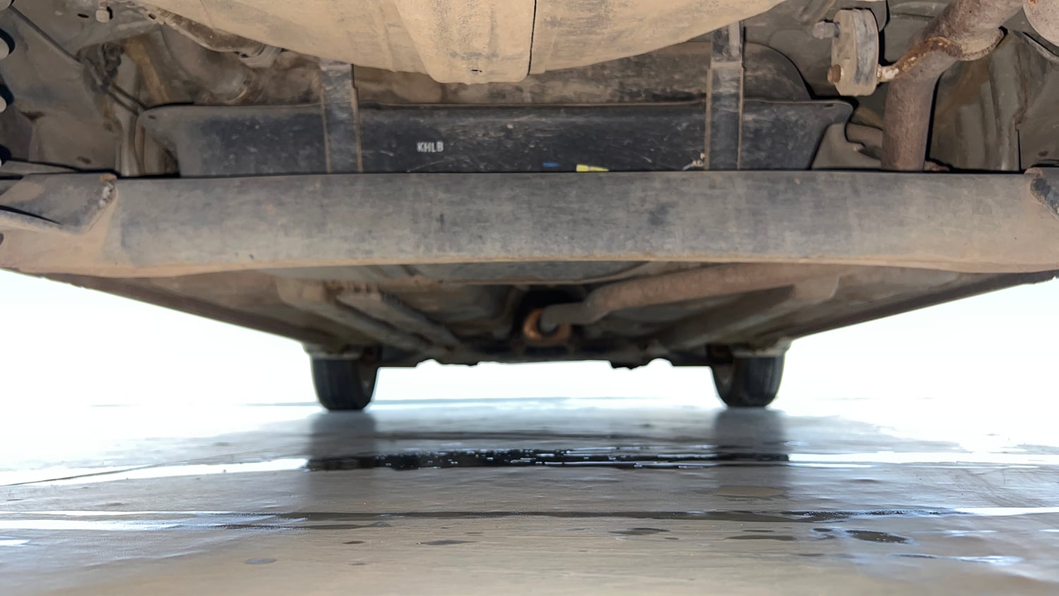 Used 2015 Hyundai Grand i10 Asta AT 1.2 Kappa VTVT Petrol Automatic extra REAR UNDERBODY VIEW (TAKEN FROM REAR)