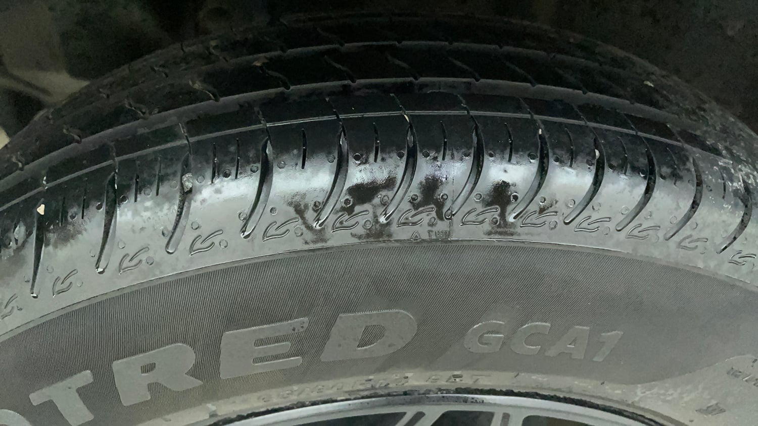 Used 2026 Maruti Suzuki Swift VXi (O) AMT Petrol Automatic tyres RIGHT REAR TYRE TREAD VIEW