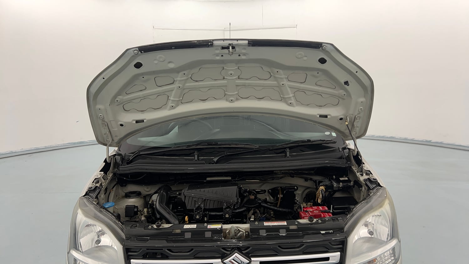 Used 2022 Maruti Suzuki Wagon R VXI 1.0 Petrol Manual engine ENGINE & BONNET OPEN FRONT VIEW