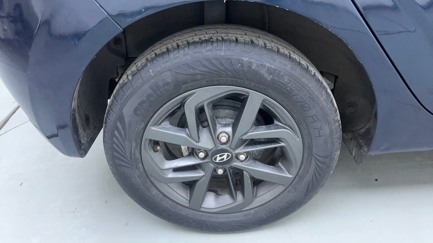Used 2020 Hyundai Grand i10 Nios Sportz AMT 1.2 Kappa VTVT Petrol Automatic tyres RIGHT REAR TYRE RIM VIEW