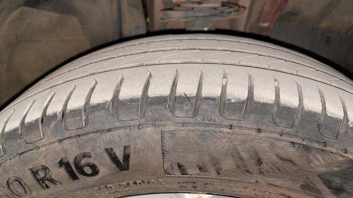 Used 2022 Nissan Magnite XV Turbo Petrol Manual tyres RIGHT FRONT TYRE TREAD VIEW