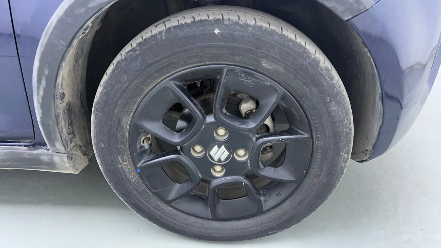 Used 2023 Maruti Suzuki Ignis Zeta 1.2 AMT Petrol Automatic tyres RIGHT FRONT TYRE RIM VIEW