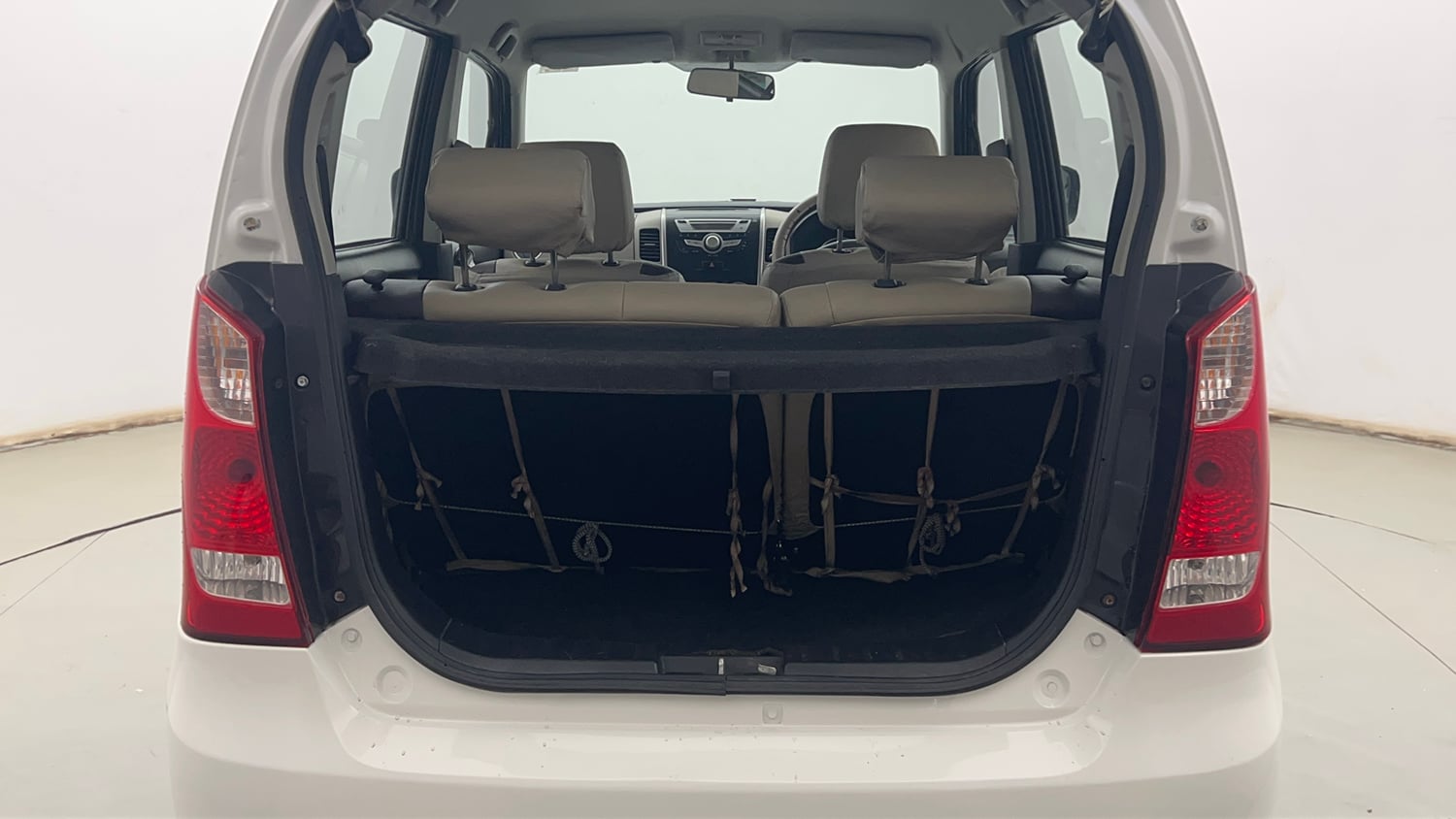 Used 2014 Maruti Suzuki Wagon R VXI Petrol Manual interior DICKY INSIDE VIEW