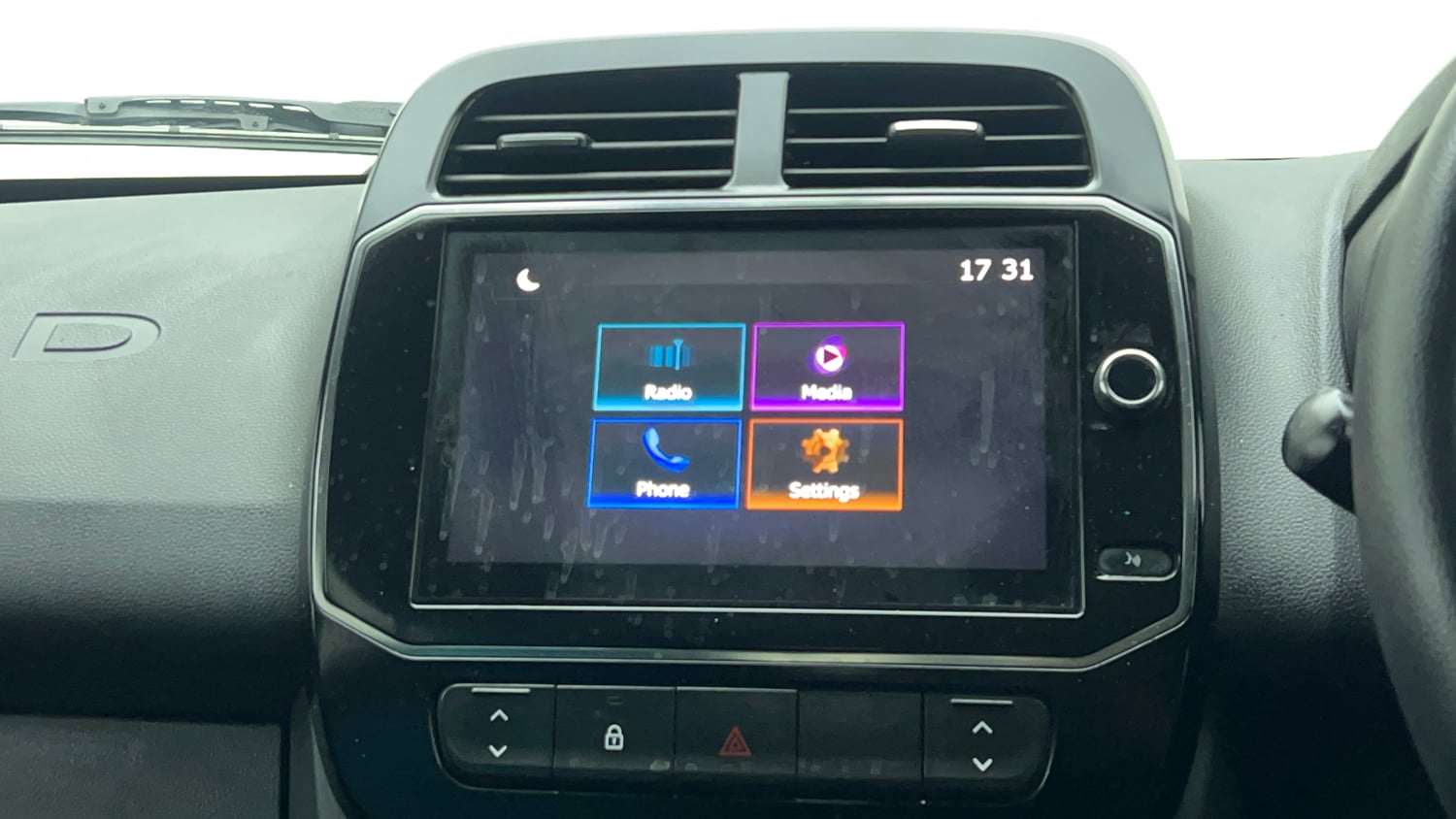 Used 2021 Renault Kwid Neotech RXL Petrol Manual top_features Touch screen infotainment system