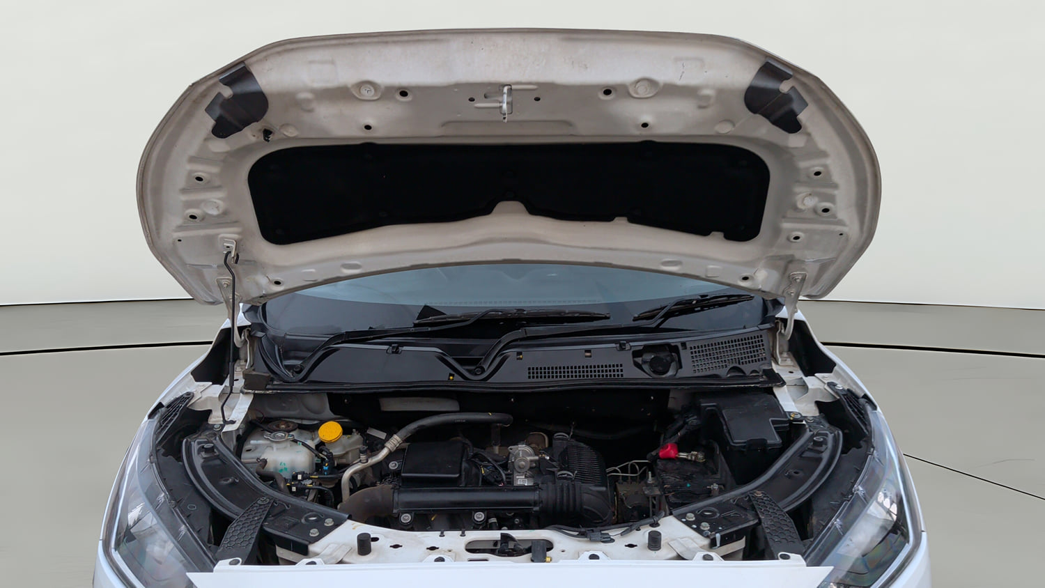 Used 2023 Nissan Magnite XL Petrol Manual engine ENGINE & BONNET OPEN FRONT VIEW