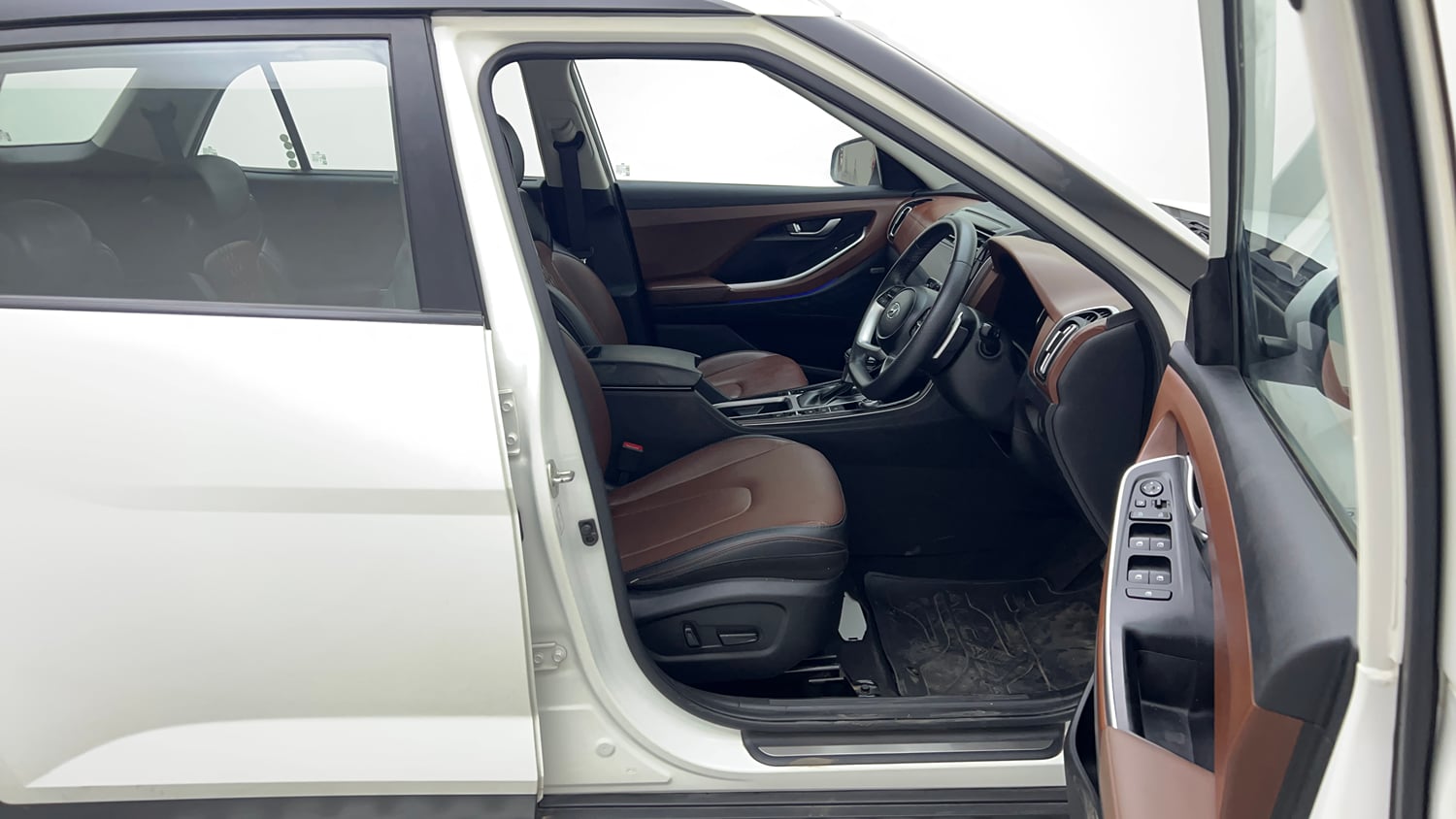 Used 2022 Hyundai Alcazar Signature (O) 6 STR 2.0 Petrol AT Petrol Automatic interior RIGHT SIDE FRONT DOOR CABIN VIEW
