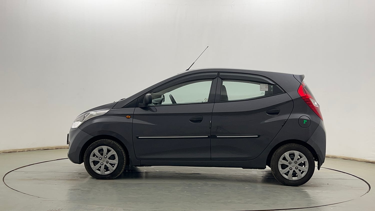 Used 2016 Hyundai Eon Magna + Petrol Manual exterior LEFT SIDE VIEW
