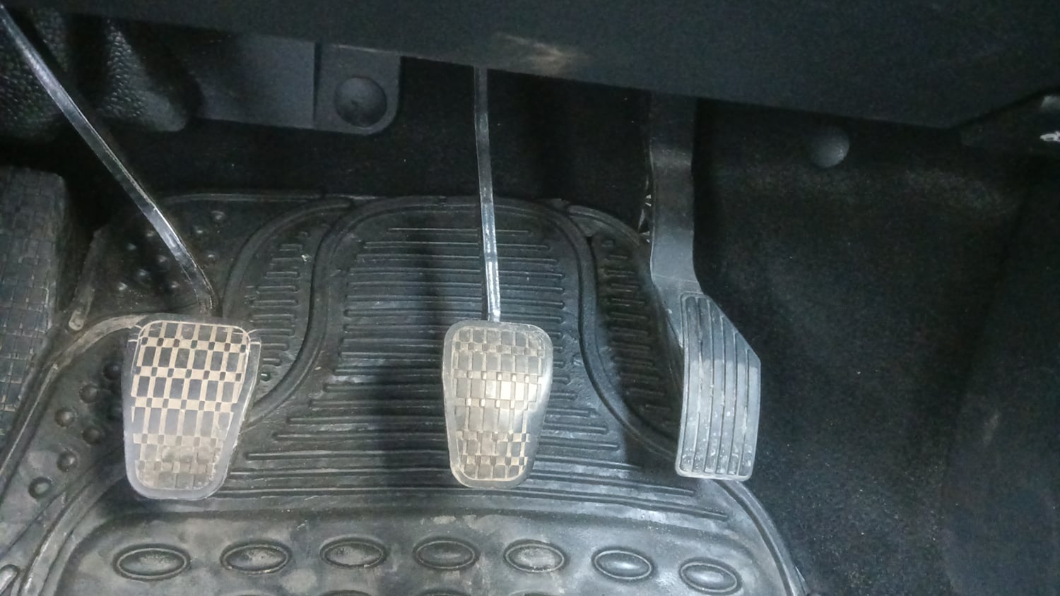Used 2022 Tata Punch Accomplished MT Petrol Manual interior PEDALS VIEW