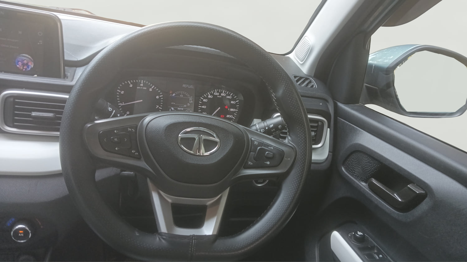 Used 2022 Tata Punch Accomplished MT Petrol Manual interior STEERING VIEW