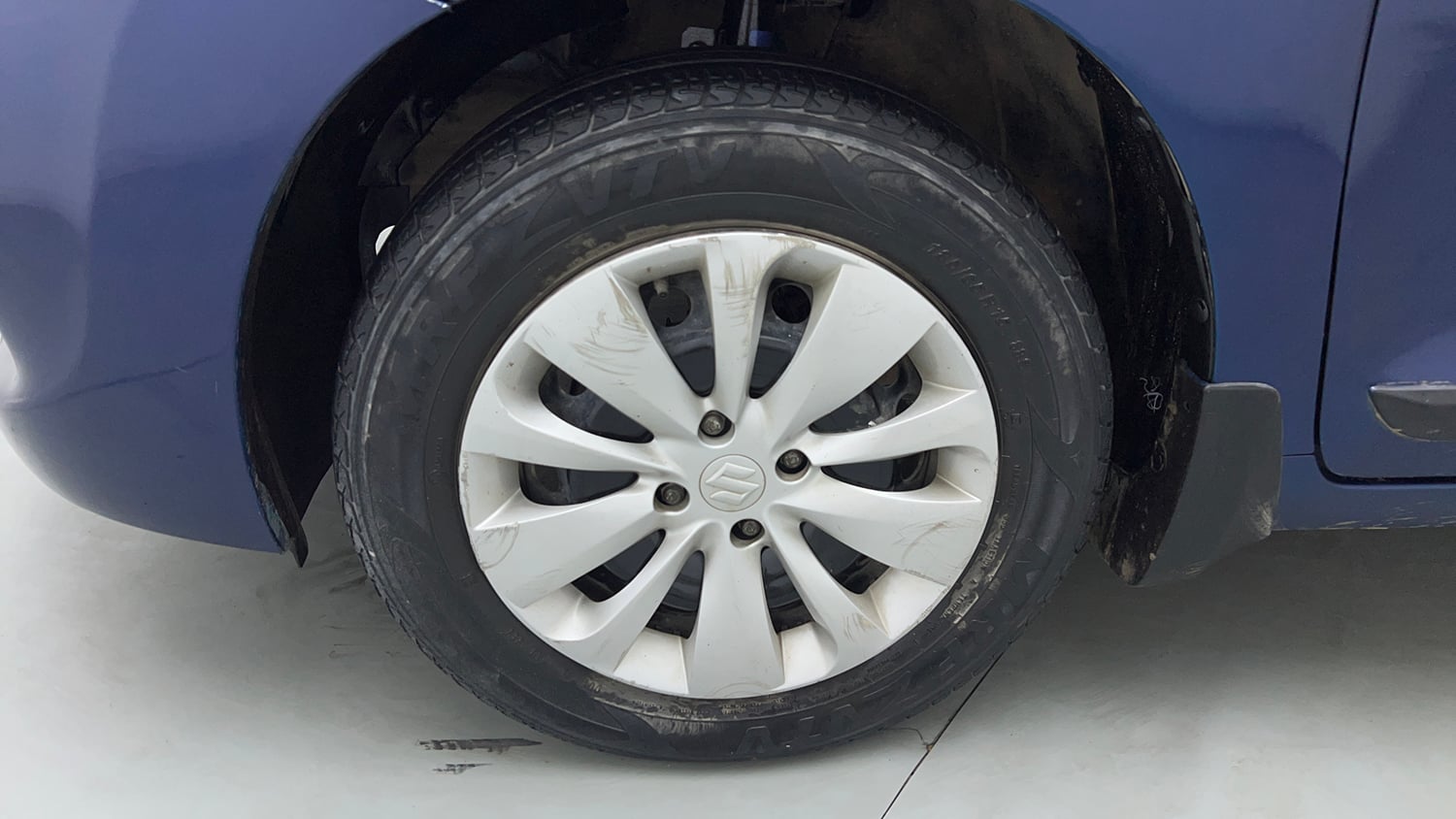 Used 2018 Maruti Suzuki Baleno Delta 1.2 Petrol Manual tyres LEFT FRONT TYRE RIM VIEW