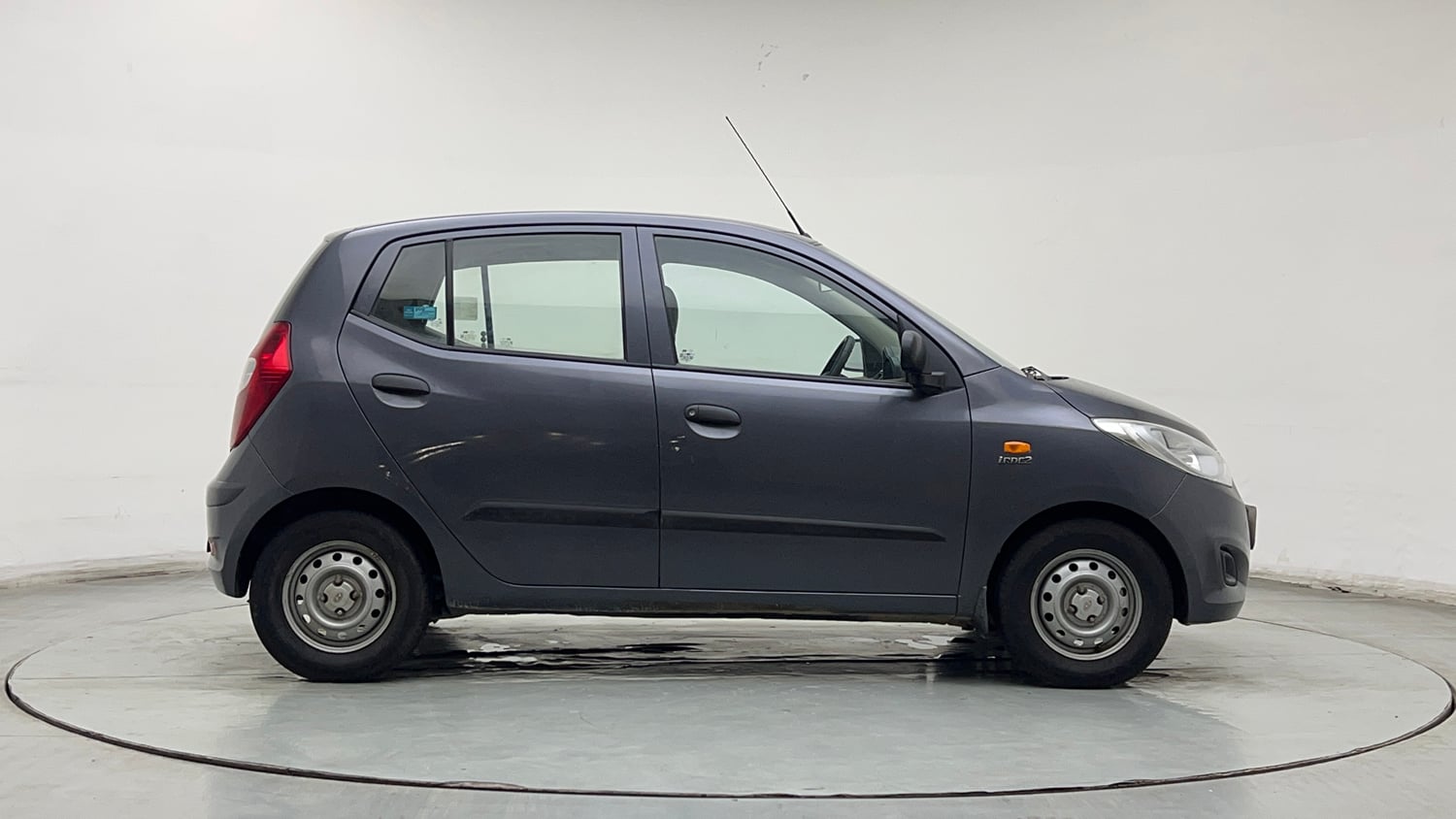 Used 2014 Hyundai i10 Magna 1.1 iRDE2 Petrol Manual exterior RIGHT SIDE VIEW