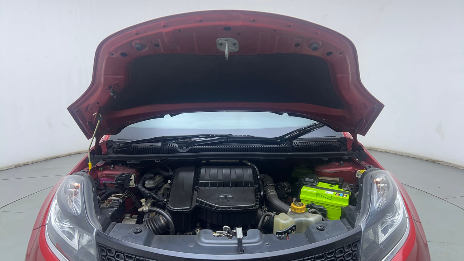 Used 2018 Tata Nexon XZ Plus Diesel Diesel Manual engine ENGINE & BONNET OPEN FRONT VIEW