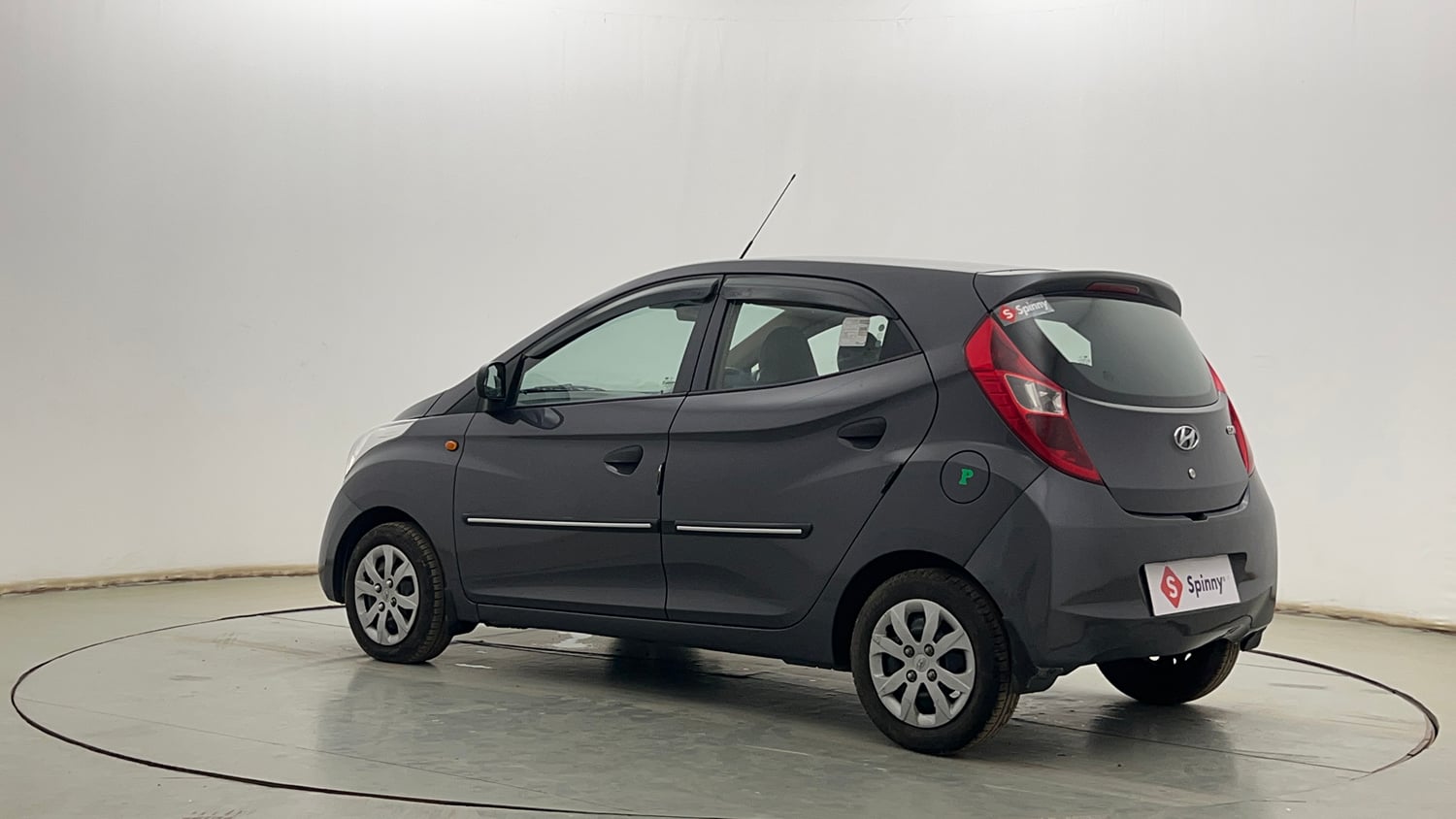 Used 2016 Hyundai Eon Magna + Petrol Manual exterior LEFT REAR CORNER VIEW