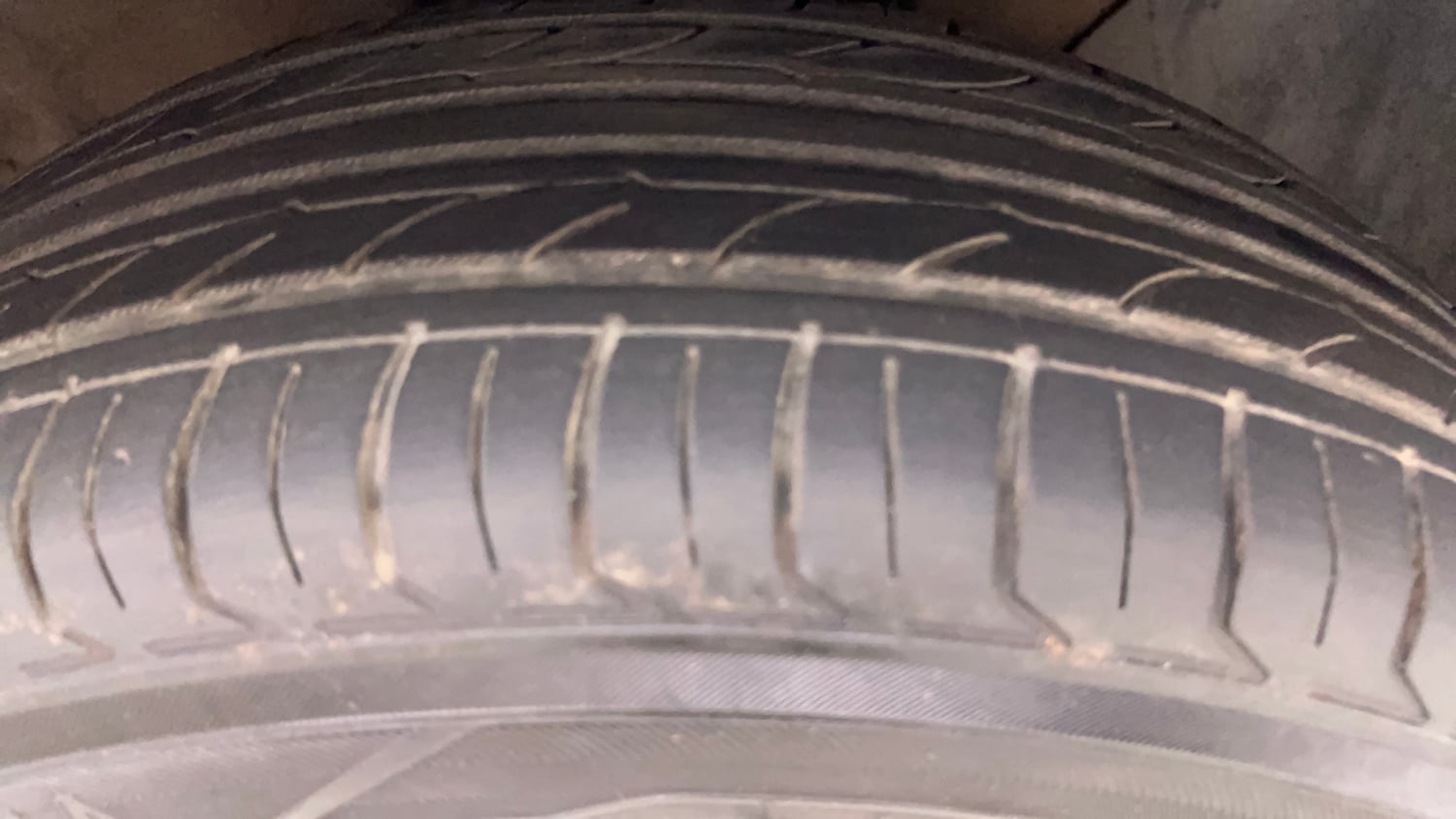 Used 2016 Hyundai Elite i20 Magna 1.2 Petrol Manual tyres RIGHT FRONT TYRE TREAD VIEW