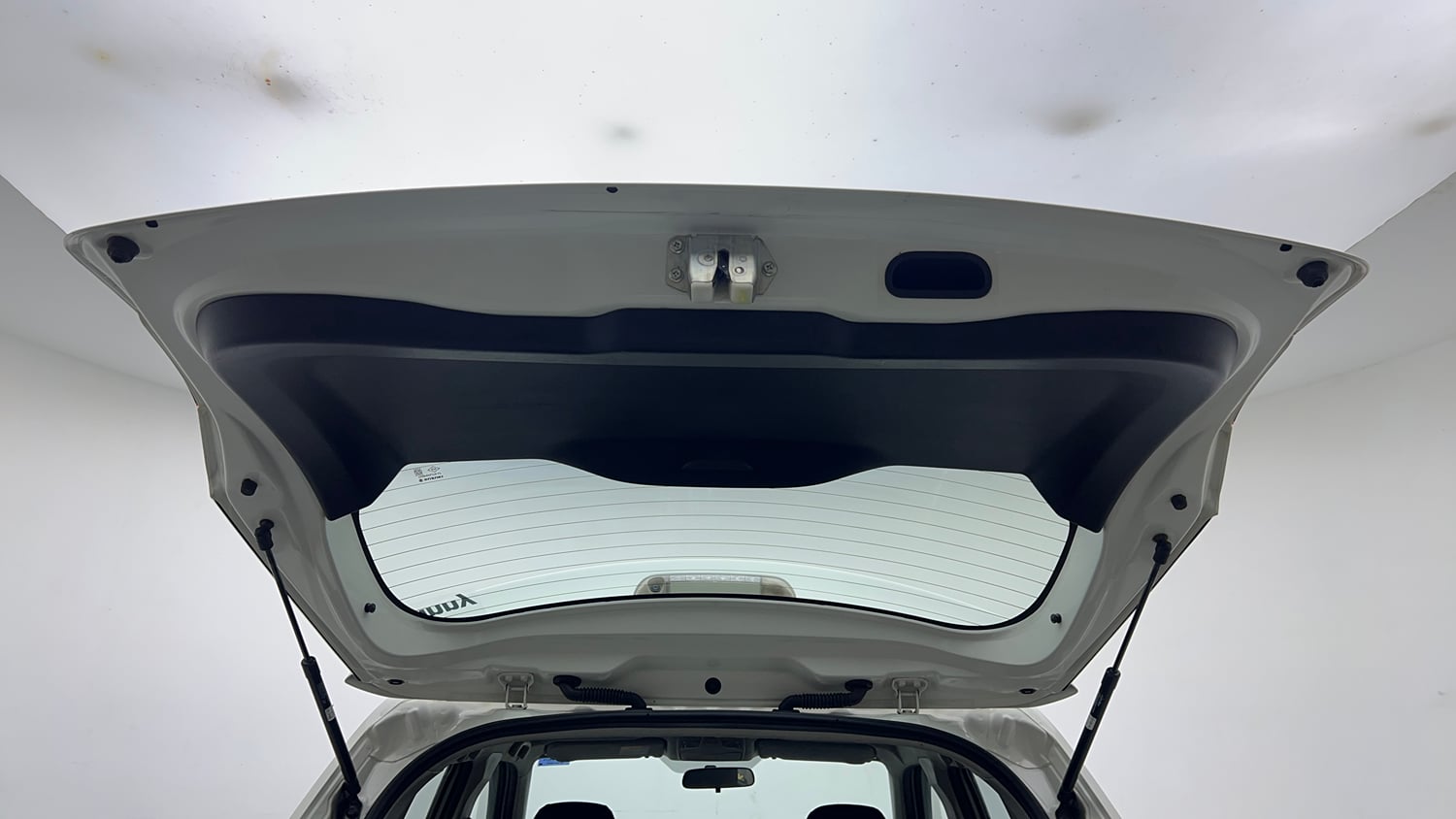 Used 2021 Maruti Suzuki Vitara Brezza ZXi AT SHVS Petrol Automatic interior DICKY DOOR OPEN VIEW