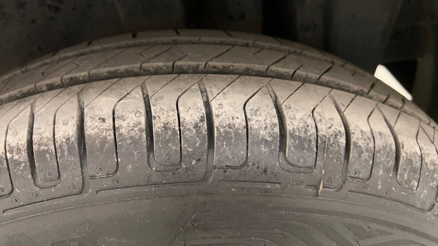 Used 2017 Maruti Suzuki Swift VXi Petrol Manual tyres LEFT REAR TYRE TREAD VIEW
