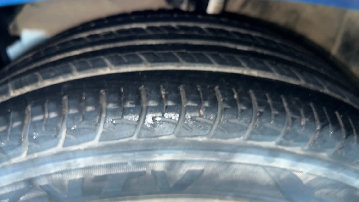 Used 2018 Maruti Suzuki Baleno Delta 1.2 Petrol Manual tyres LEFT FRONT TYRE TREAD VIEW