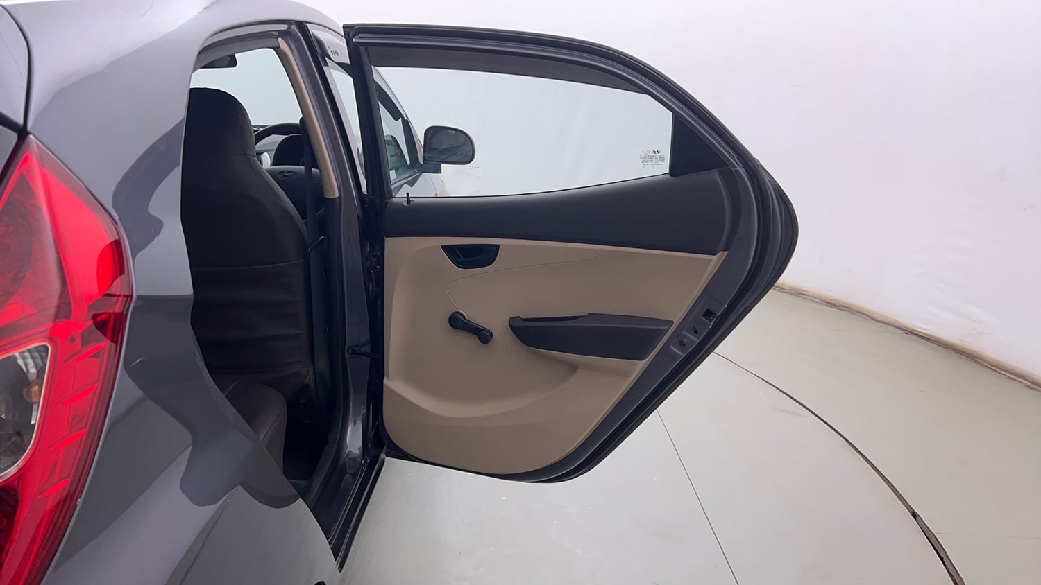 Used 2016 Hyundai Eon Magna + Petrol Manual interior RIGHT REAR DOOR OPEN VIEW