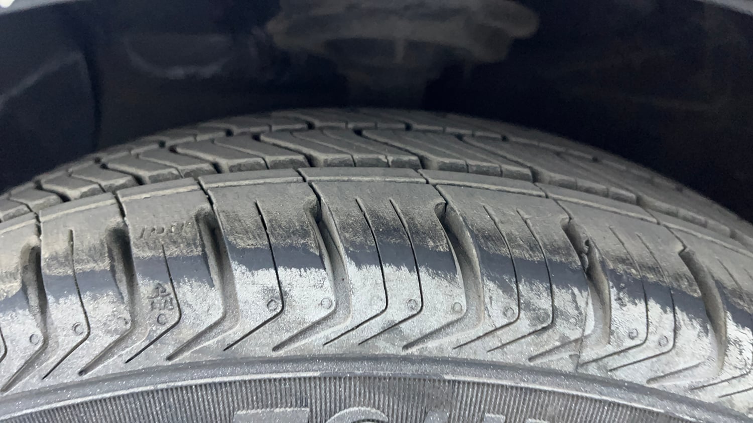 Used 2016 Hyundai Grand i10 Sportz 1.2 Kappa VTVT Petrol Manual tyres LEFT FRONT TYRE TREAD VIEW