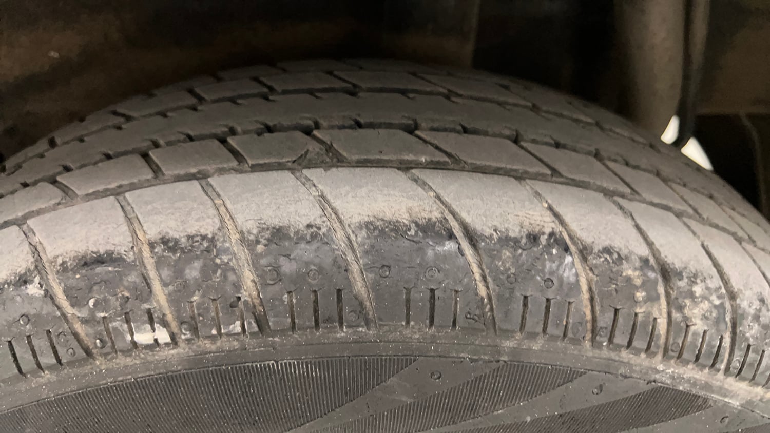 Used 2015 Maruti Suzuki Celerio VXi AMT Petrol Automatic tyres LEFT REAR TYRE TREAD VIEW