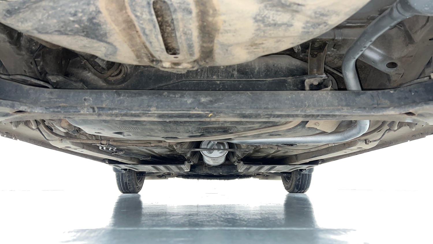 Used 2022 Maruti Suzuki Swift VXi Petrol Manual extra REAR UNDERBODY VIEW (TAKEN FROM REAR)
