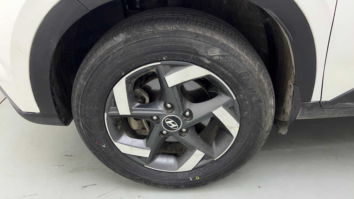Used 2019 hyundai Venue SX 1.0 (O) Turbo Petrol Petrol Manual tyres LEFT FRONT TYRE RIM VIEW