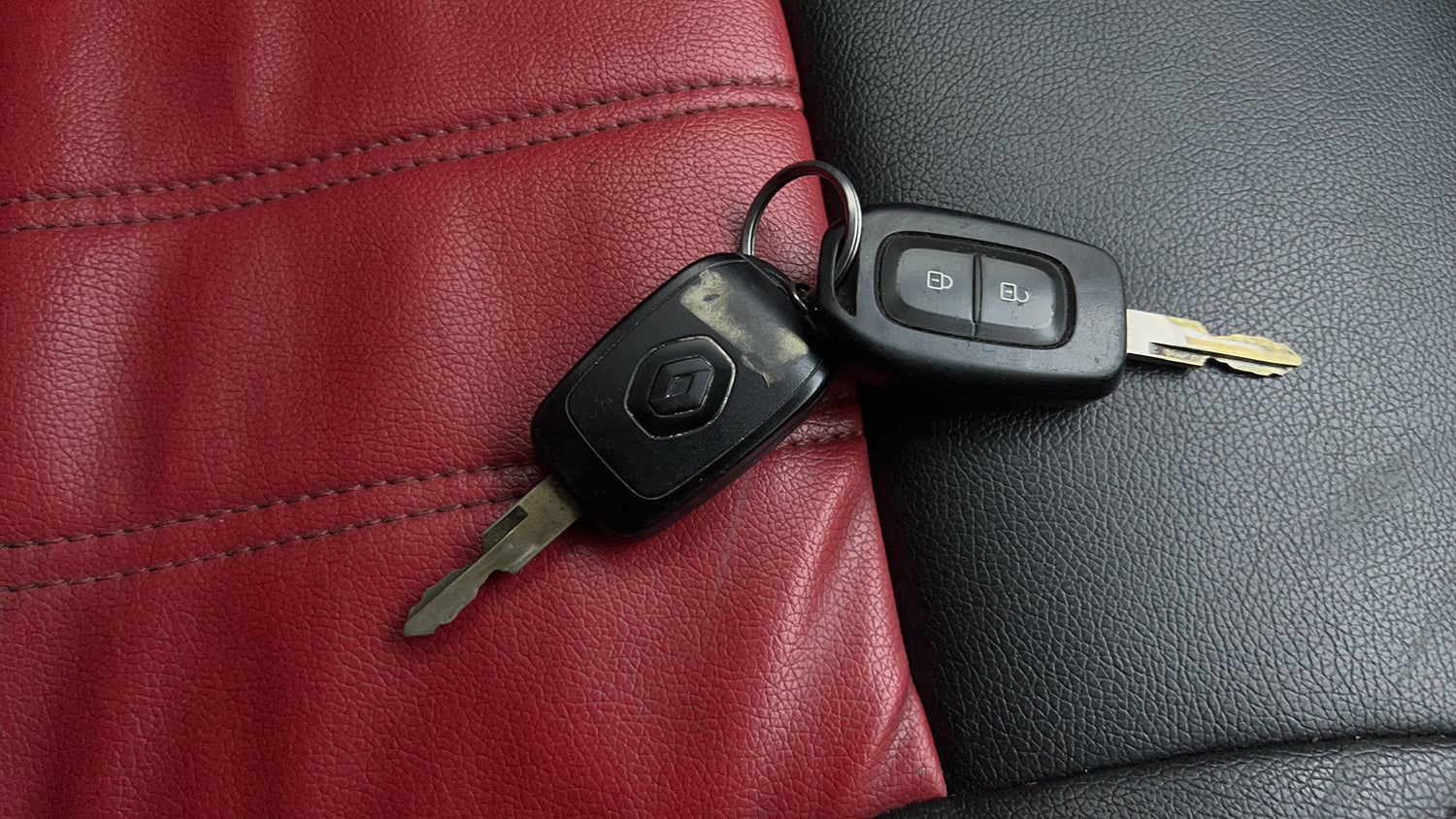 Used 2017 Renault Kwid 1.0 RXT AMT Petrol Automatic extra CAR KEY VIEW