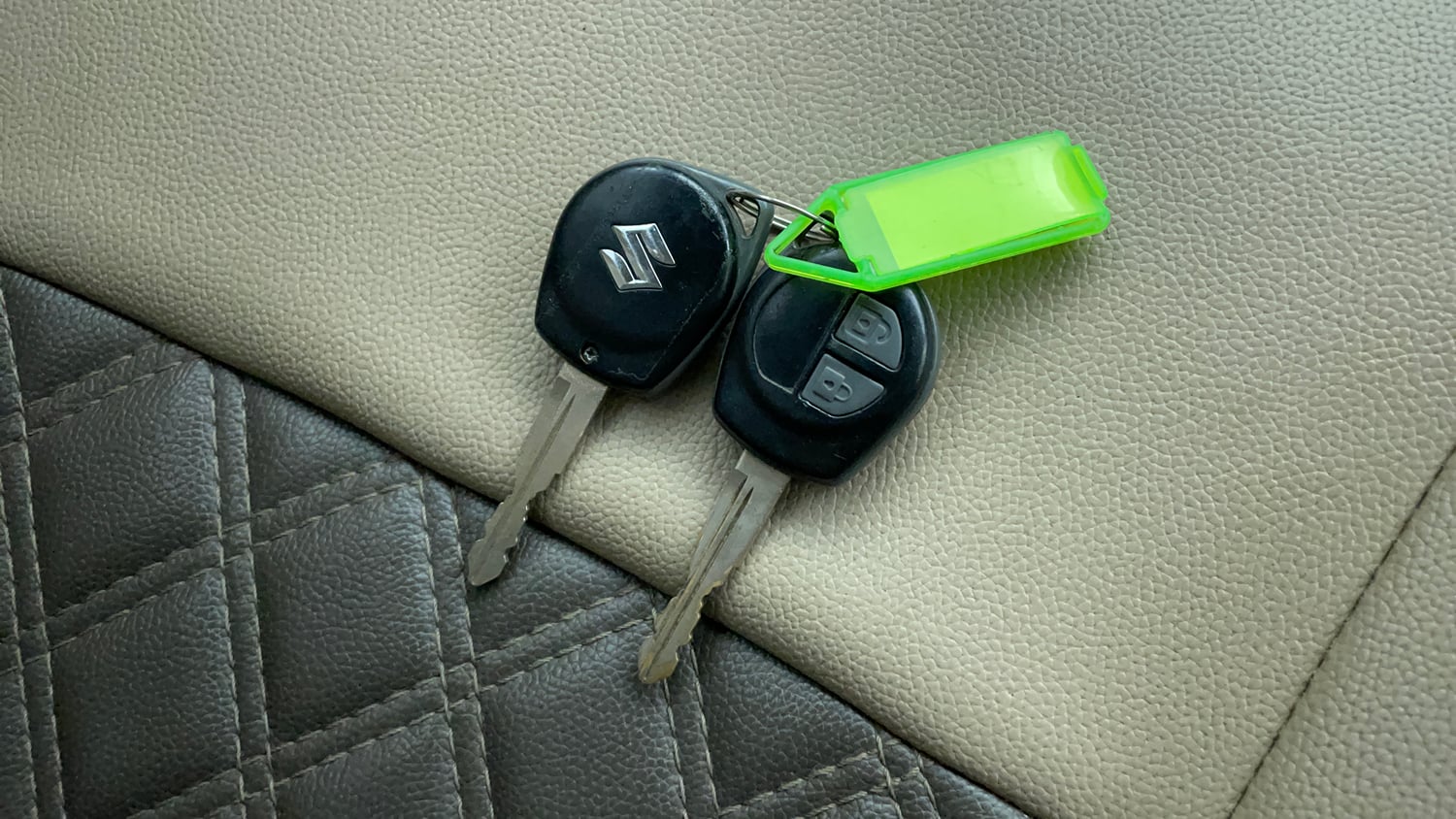 Used 2015 Maruti Suzuki Ertiga ZXi Petrol Manual extra CAR KEY VIEW