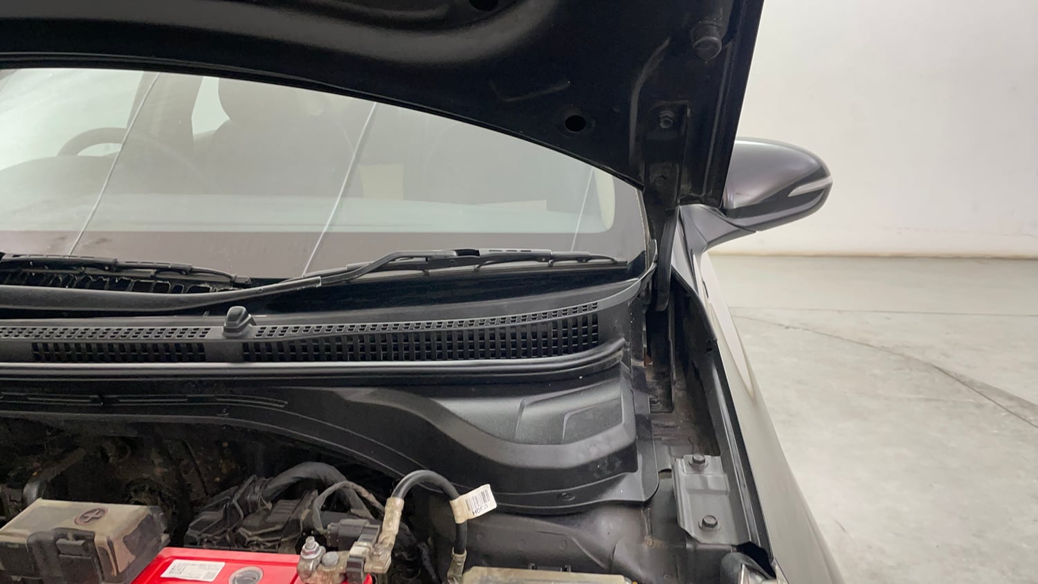 Used 2019 Hyundai Verna SX 1.6 VTVT Petrol Manual engine ENGINE LEFT SIDE HINGE & APRON VIEW