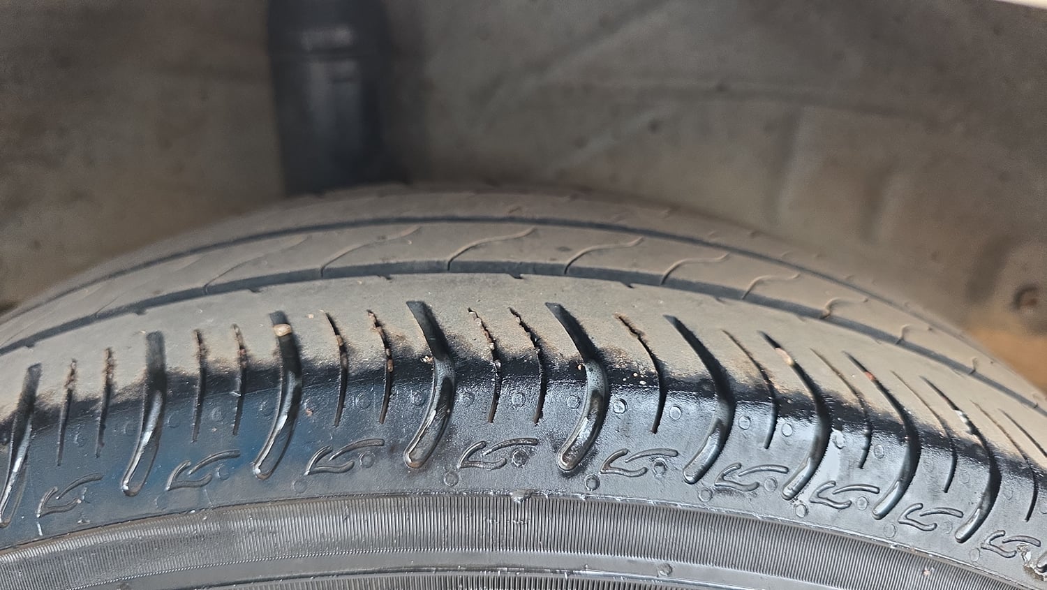Used 2019 Honda Amaze 1.2 V CVT Petrol Petrol Automatic tyres RIGHT REAR TYRE TREAD VIEW