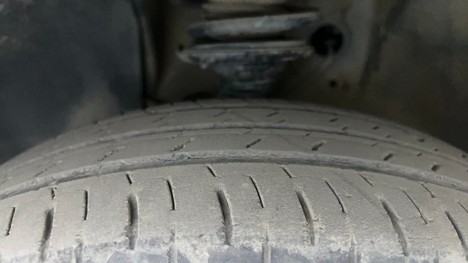 Used 2023 Maruti Suzuki Ignis Zeta 1.2 AMT Petrol Automatic tyres LEFT FRONT TYRE TREAD VIEW