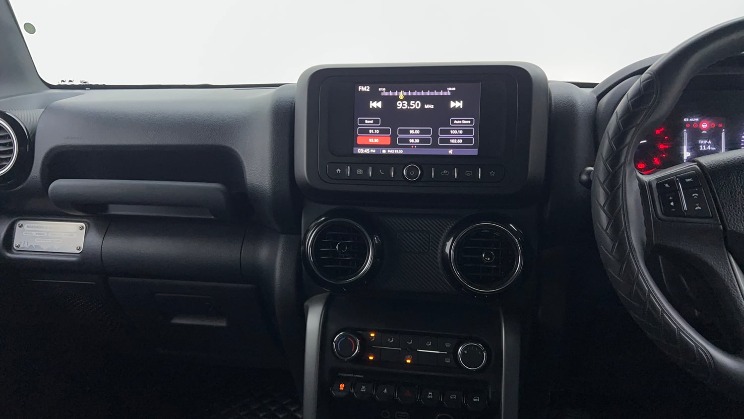 Used 2024 Mahindra Thar LX Hard Top Diesel MT RWD Diesel Manual top_features Integrated (in-dash) music system
