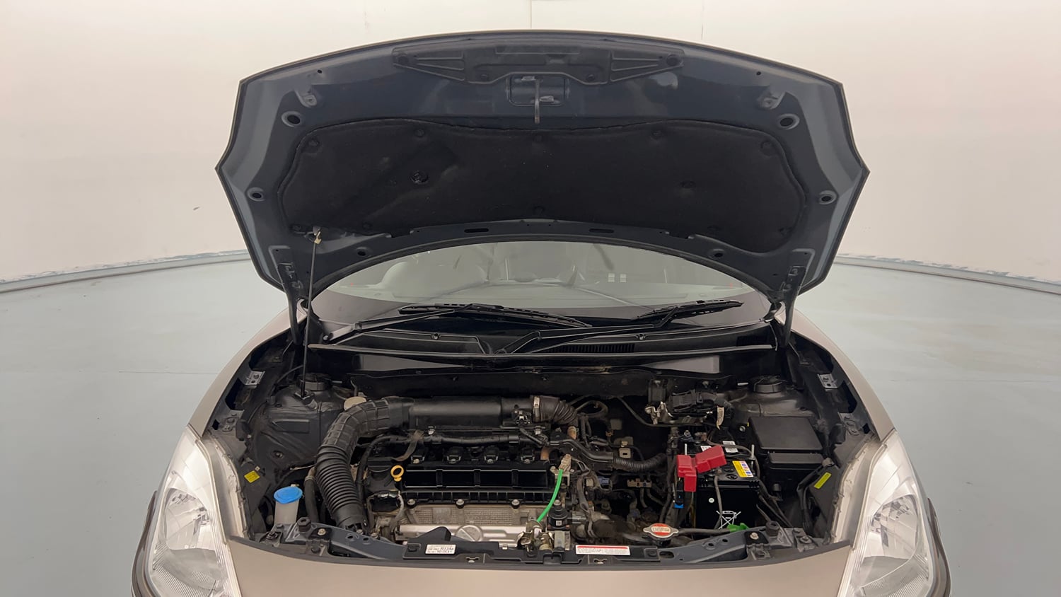 Used 2022 Maruti Suzuki Swift VXi Petrol Manual engine ENGINE & BONNET OPEN FRONT VIEW