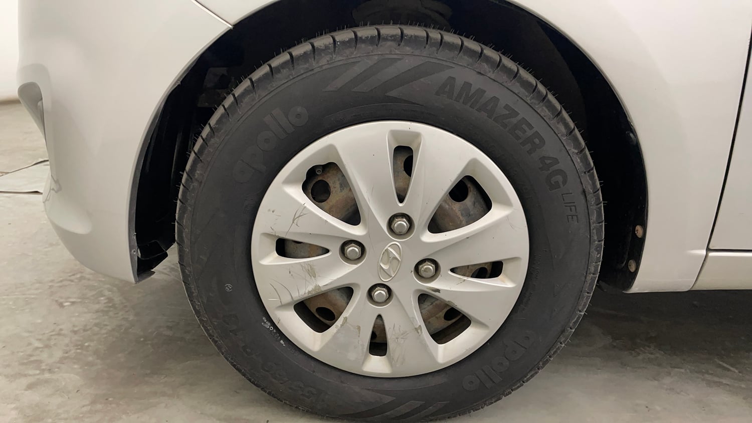 Used 2012 Hyundai i10 Magna 1.2 Kappa2 Petrol Manual tyres LEFT FRONT TYRE RIM VIEW