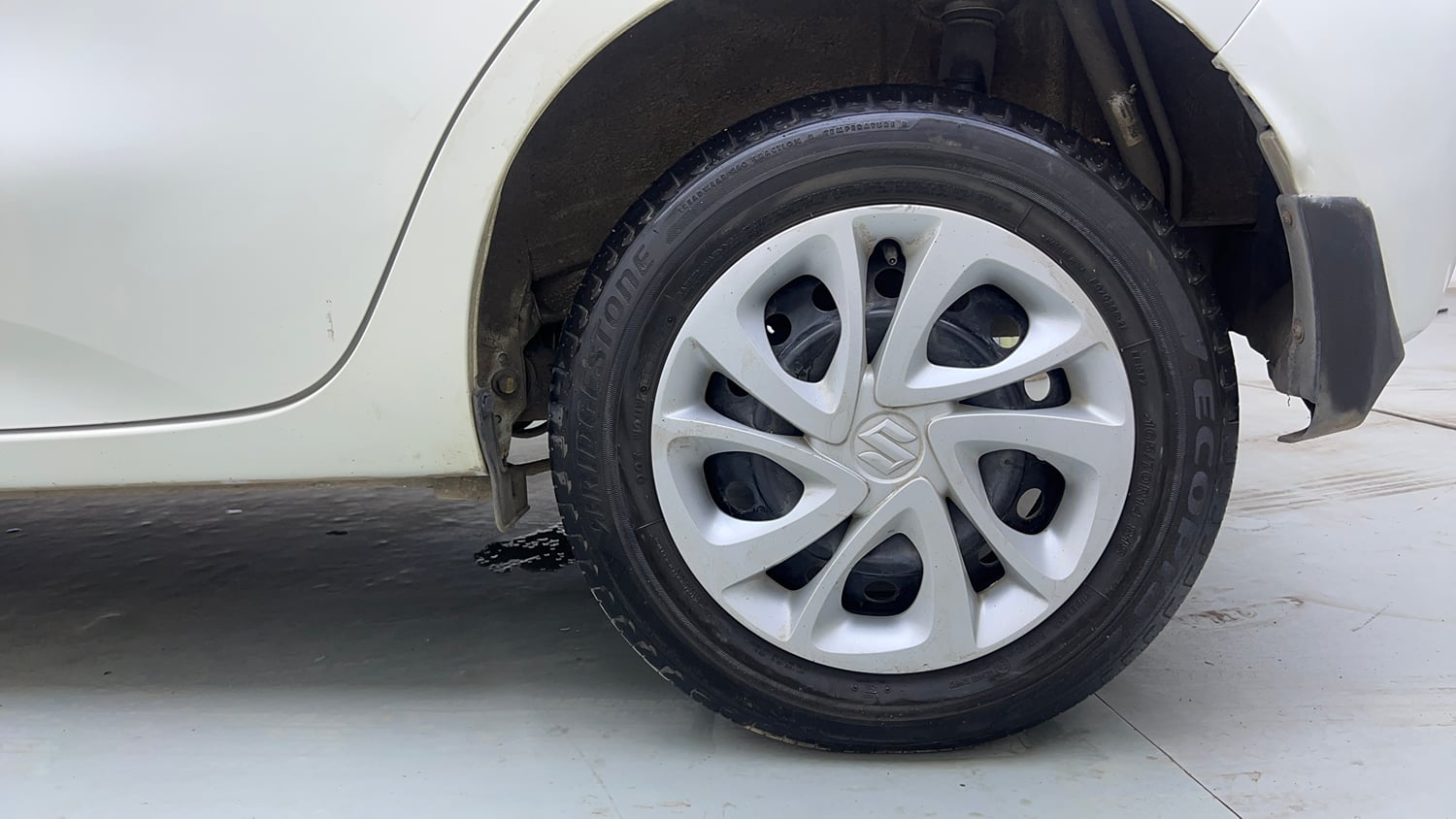 Used 2022 Maruti Suzuki Celerio VXi Petrol Manual tyres LEFT REAR TYRE RIM VIEW