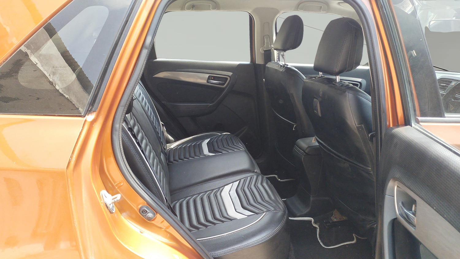 Used 2019 maruti-suzuki Vitara Brezza ZDi Plus Dual Tone AGS Diesel Automatic interior RIGHT SIDE REAR DOOR CABIN VIEW