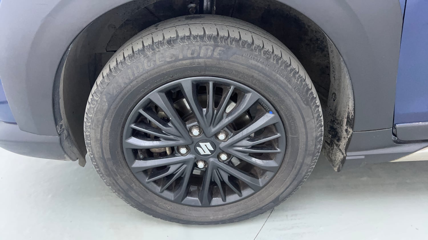 Used 2021 Maruti Suzuki XL6 Alpha AT Petrol Petrol Automatic tyres LEFT FRONT TYRE RIM VIEW