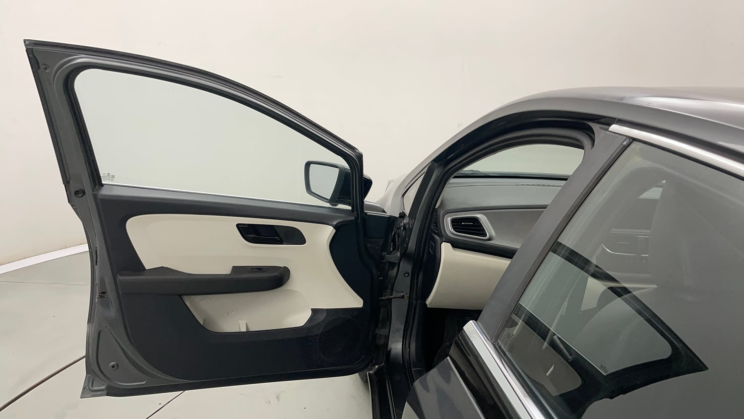 Used 2022 Tata Altroz XM Plus Petrol Petrol Manual interior LEFT FRONT DOOR OPEN VIEW