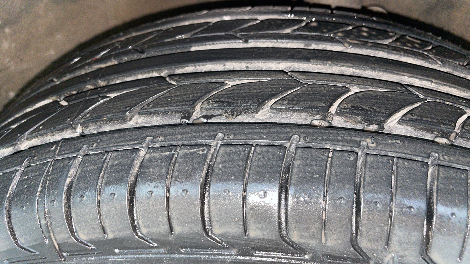 Used 2012 Hyundai i20 Sportz 1.2 BS-IV Petrol Manual tyres RIGHT FRONT TYRE TREAD VIEW